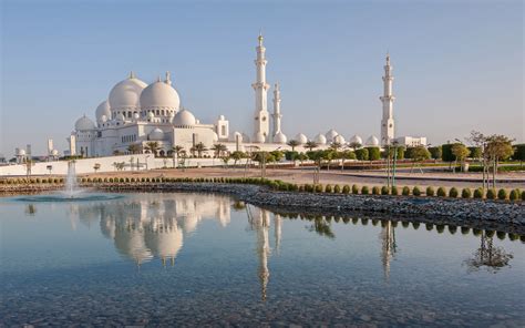 where is the world's largest mosque located figgerits|Sheikh Zayed Grand Mosque .